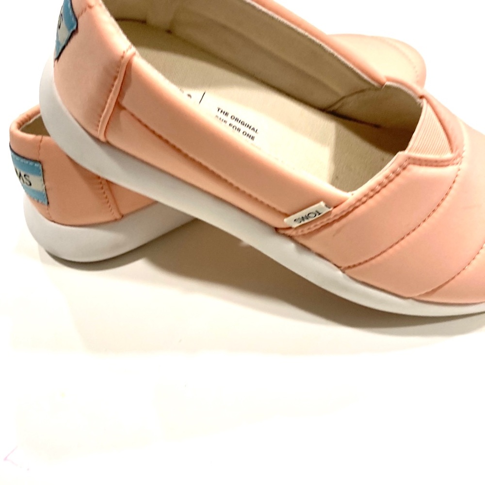 TOMS dusty pink matte woven shoes. Ortholite foam insoles - Picture 8 of 11